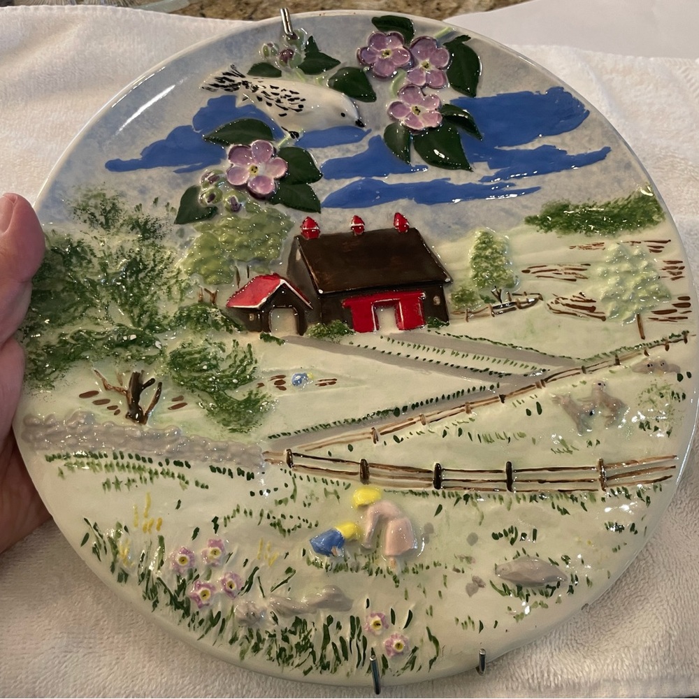 Vintage Byron Molds Ceramic Wall Plate Hanger
